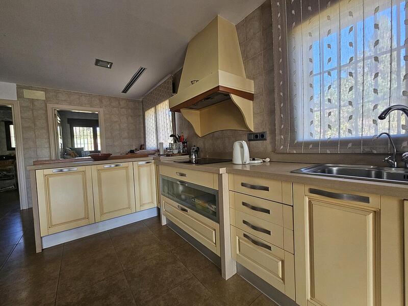 5 bedroom Villa for sale