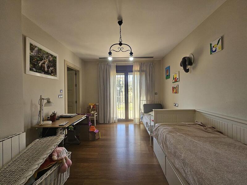 5 bedroom Villa for sale