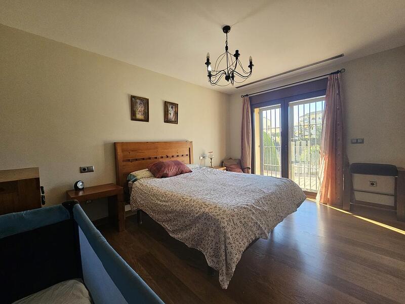 5 bedroom Villa for sale