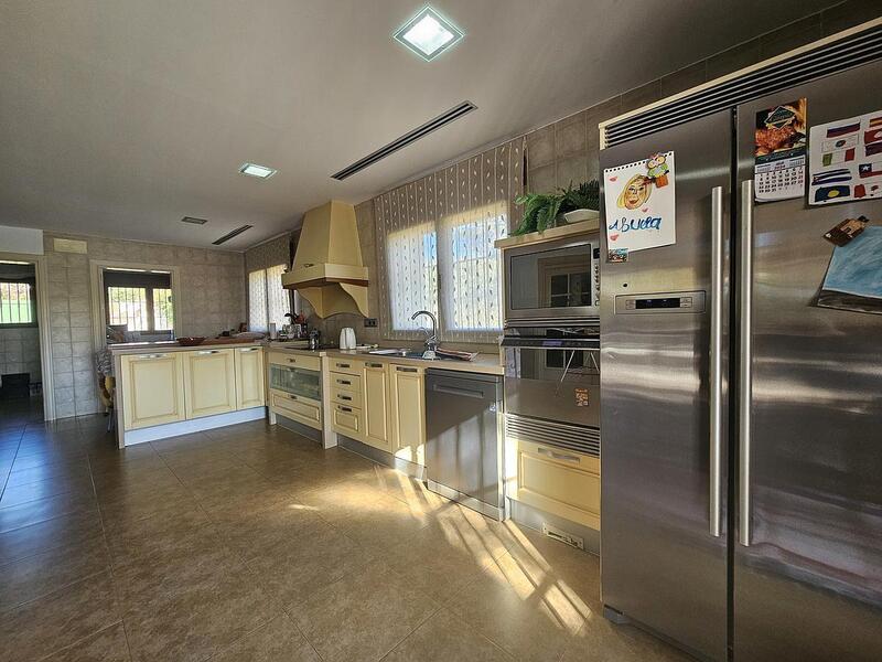 5 bedroom Villa for sale