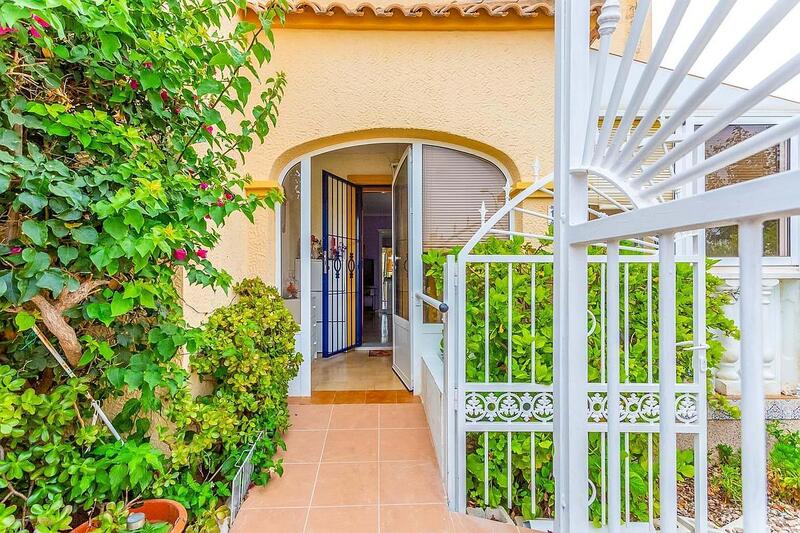 Villa til salgs i Orihuela Costa, Alicante