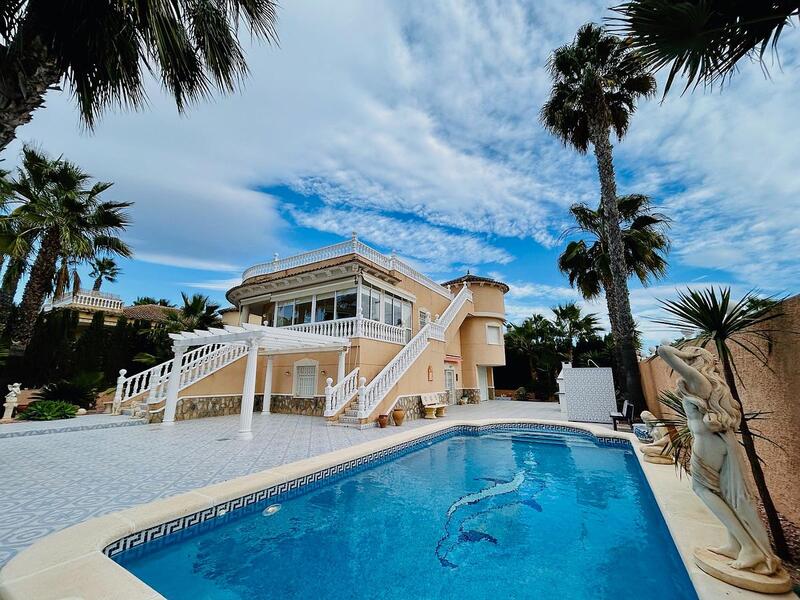 Villa til salg i Orihuela, Alicante