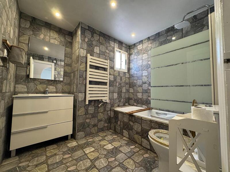 4 bedroom Apartment for sale