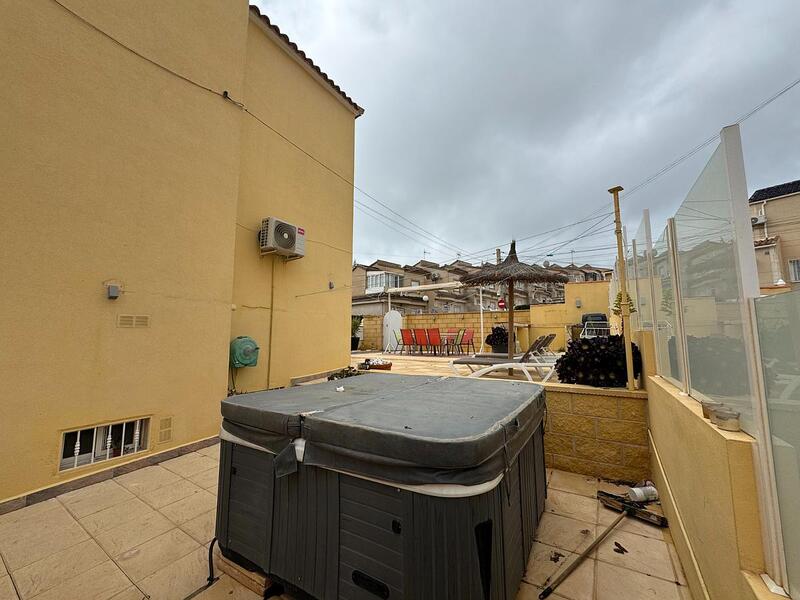 4 bedroom Apartment for sale