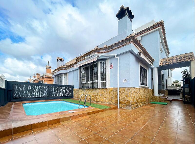 Rekkehus til salgs i Orihuela Costa, Alicante