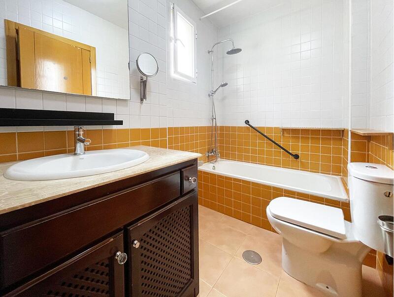 3 Schlafzimmer Stadthaus zu verkaufen