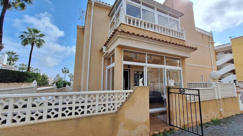 Villa en venta en Orihuela Costa, Alicante