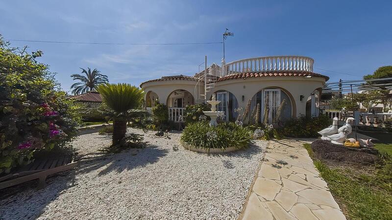 Villa for sale in Torrevieja, Alicante