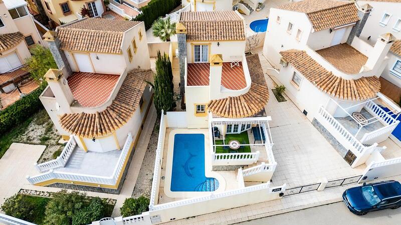 4 Cuarto Villa en venta