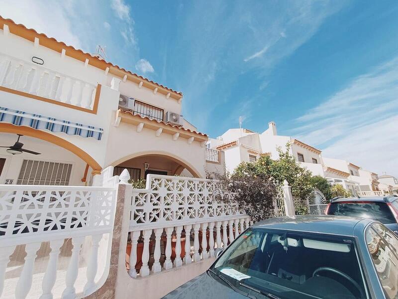 Adosado en venta en Playa Flamenca, Alicante