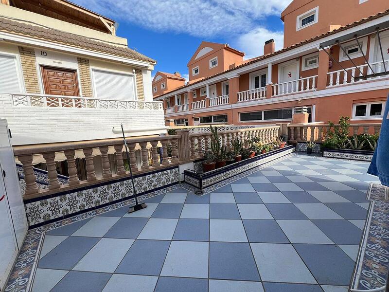 3 bedroom Townhouse for sale