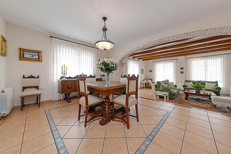 5 bedroom Villa for sale