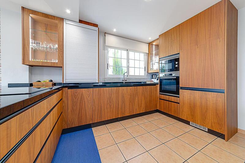 5 bedroom Villa for sale