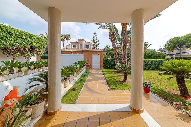 5 bedroom Villa for sale