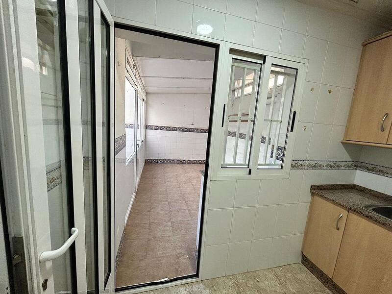 4 Schlafzimmer Stadthaus zu verkaufen