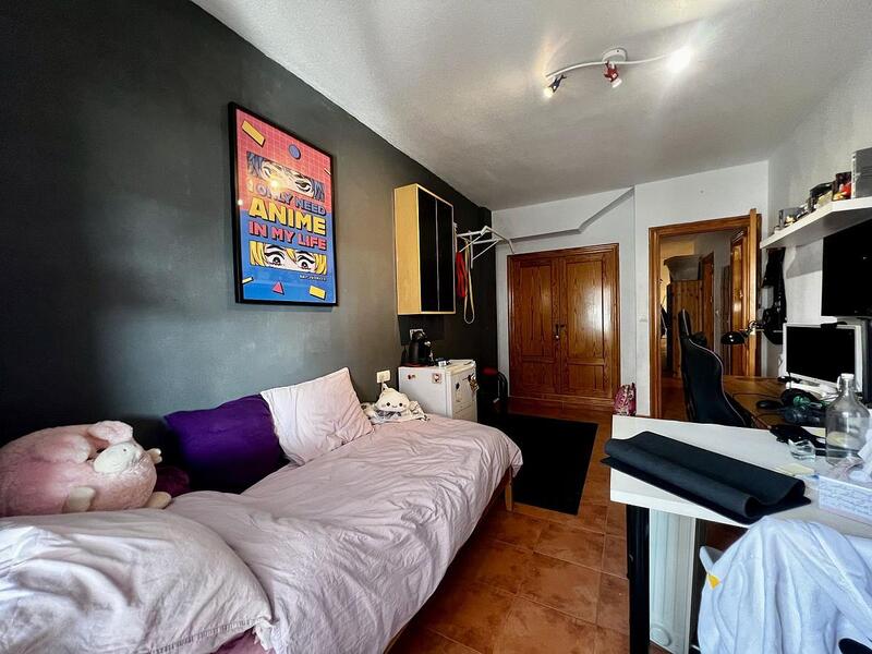 3 slaapkamer Gezinswoning Te koop