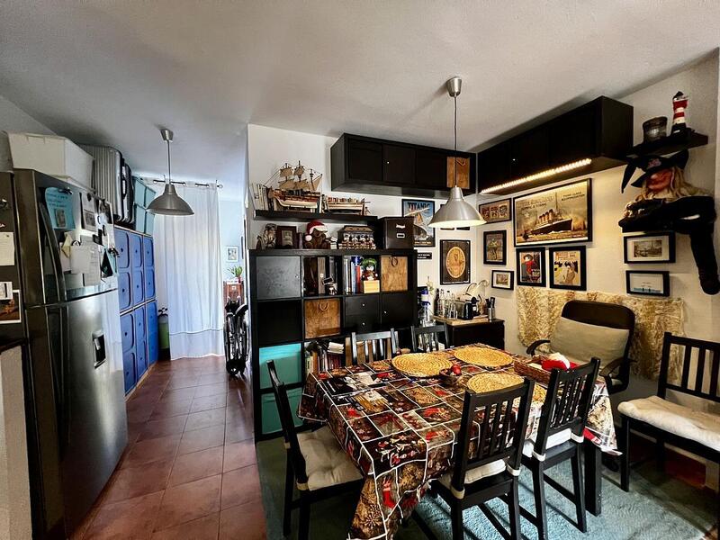 3 slaapkamer Gezinswoning Te koop