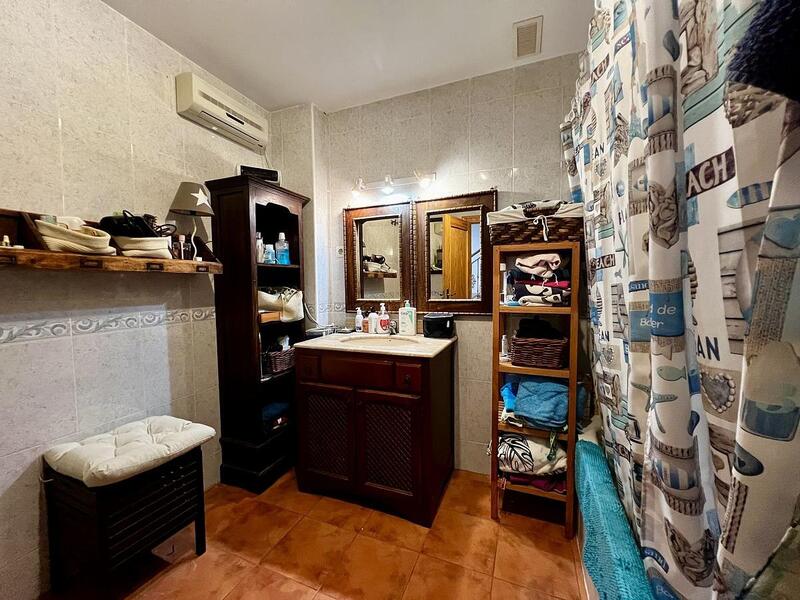 3 slaapkamer Gezinswoning Te koop