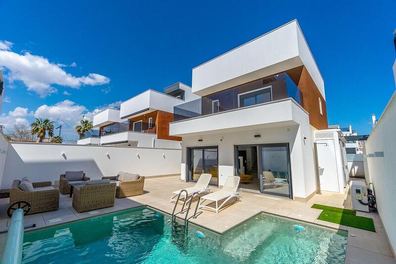 Villa à vendre dans Torre de la Horadada, Alicante