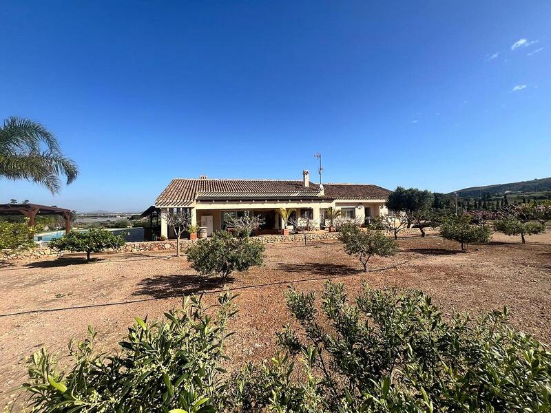 4 Cuarto Villa en venta
