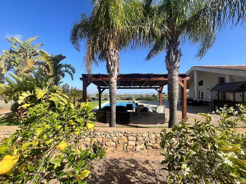 4 Cuarto Villa en venta