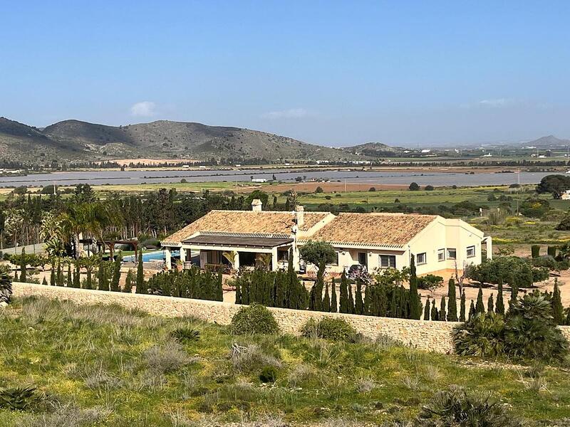4 Cuarto Villa en venta