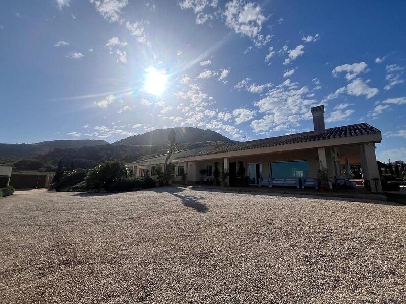4 Cuarto Villa en venta