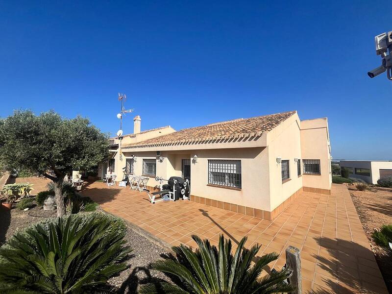 4 Cuarto Villa en venta