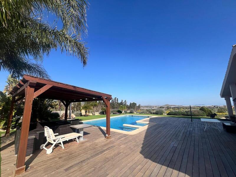 4 Cuarto Villa en venta