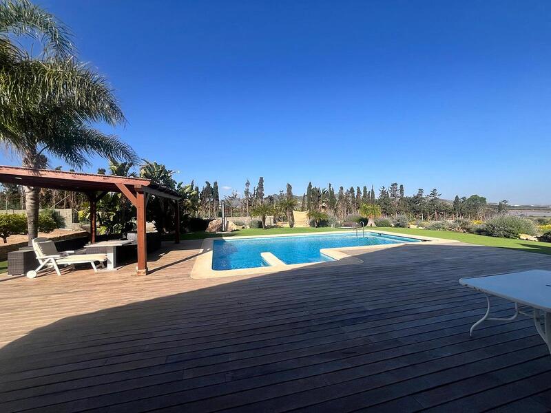 4 Cuarto Villa en venta