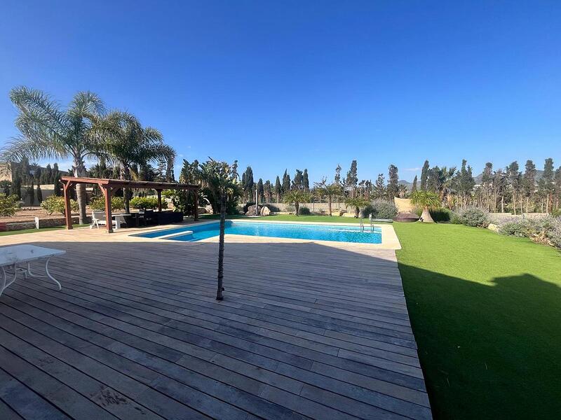 4 Cuarto Villa en venta