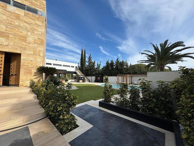 7 Cuarto Villa en venta