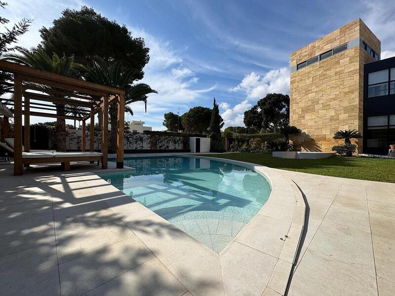 7 Cuarto Villa en venta