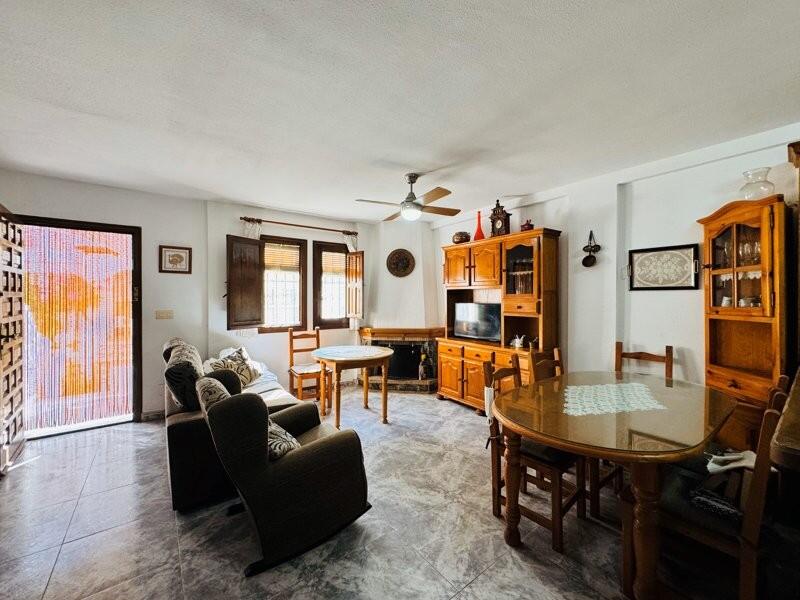 5 slaapkamer Gezinswoning Te koop