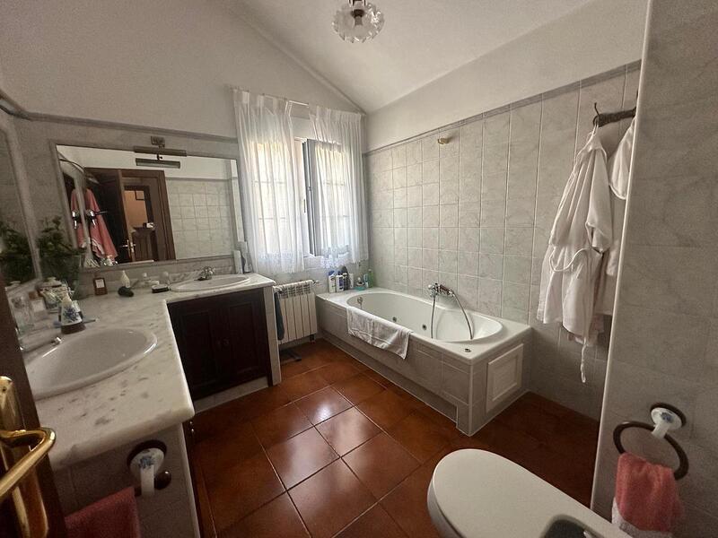 4 Schlafzimmer Villa zu verkaufen