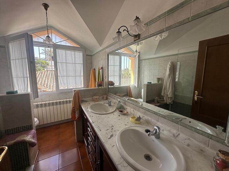 4 Schlafzimmer Villa zu verkaufen