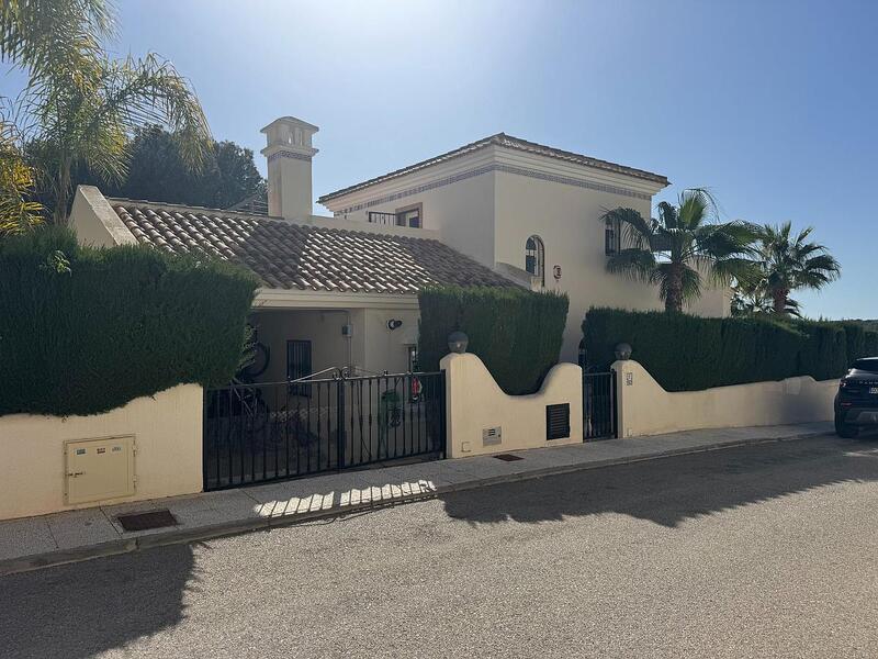 Villa till salu i Orihuela Costa, Alicante