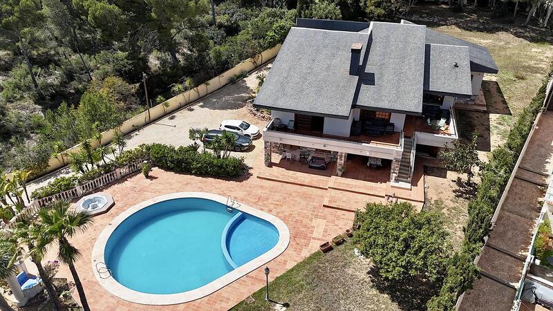 Villa til salg i La Nucia, Alicante