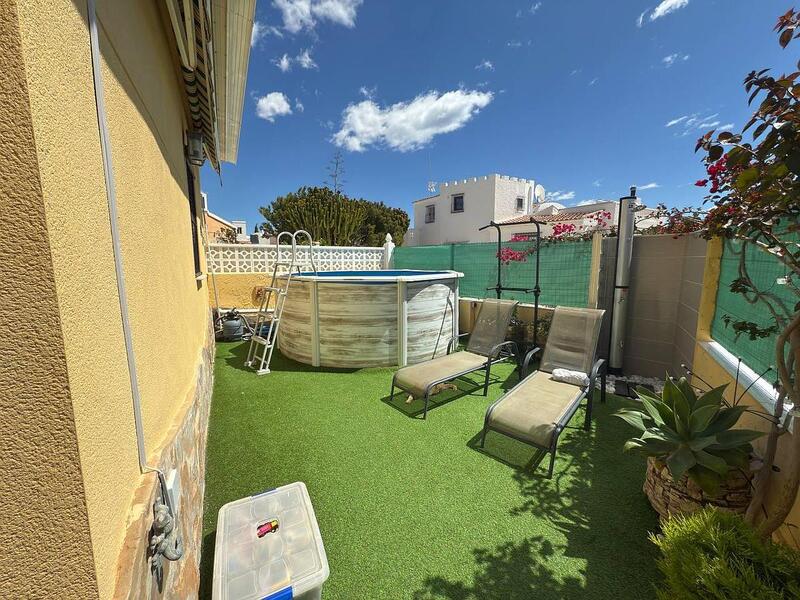 2 bedroom Townhouse for sale