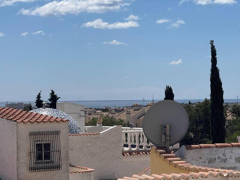 2 bedroom Townhouse for sale