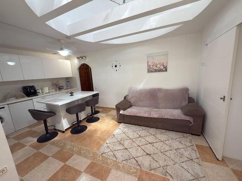 2 bedroom Townhouse for sale