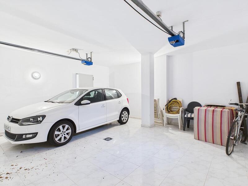 4 bedroom Townhouse for sale