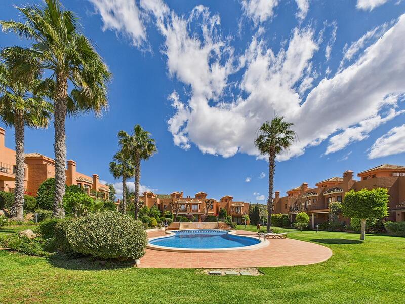 4 bedroom Townhouse for sale