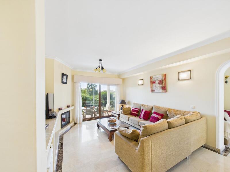4 bedroom Townhouse for sale