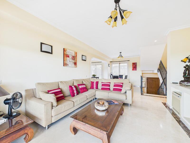 4 bedroom Townhouse for sale
