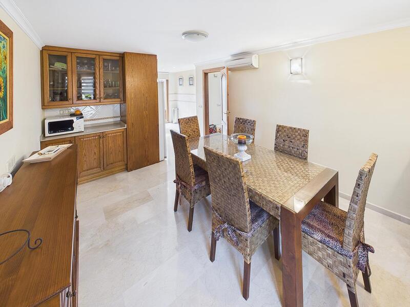 4 bedroom Townhouse for sale