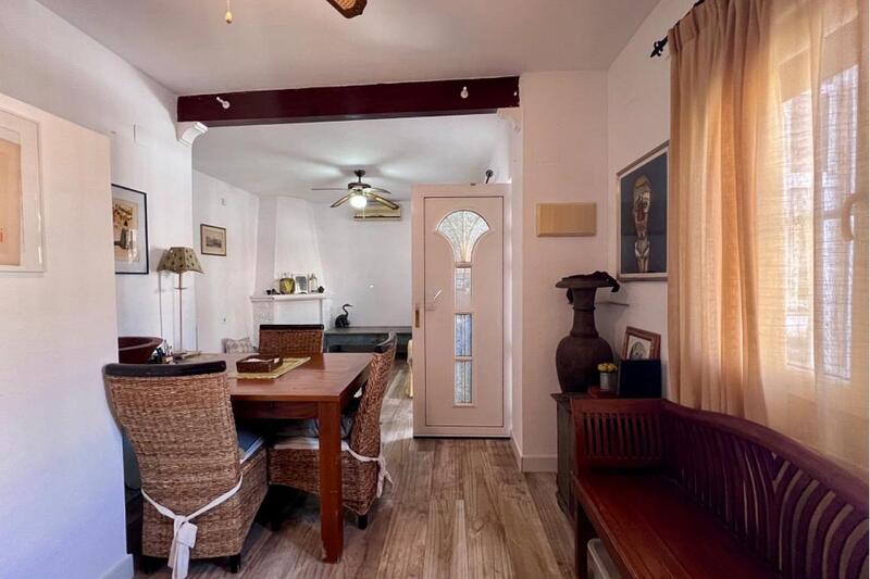 4 Schlafzimmer Landhaus zu verkaufen