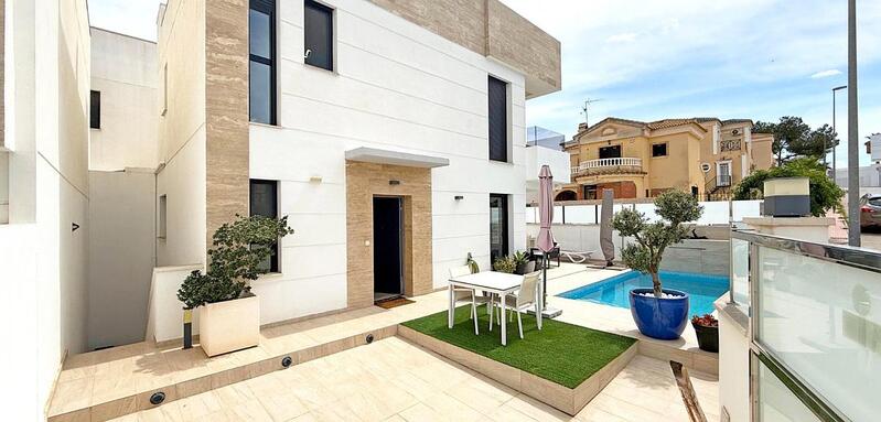 Villa for sale in Orihuela Costa, Alicante