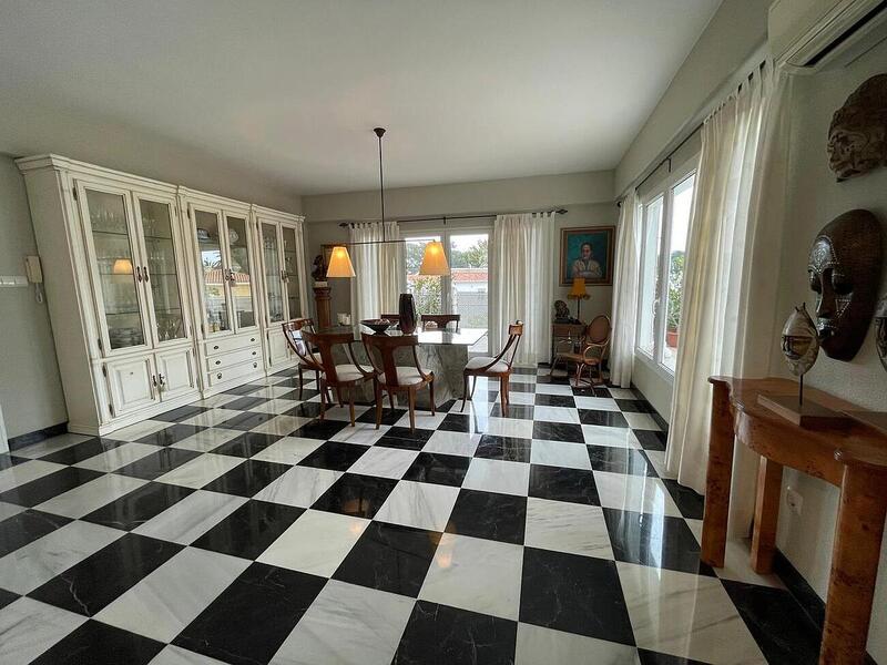 6 Schlafzimmer Villa zu verkaufen