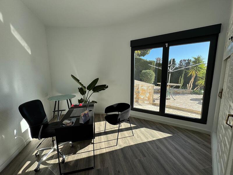 5 bedroom Villa for sale